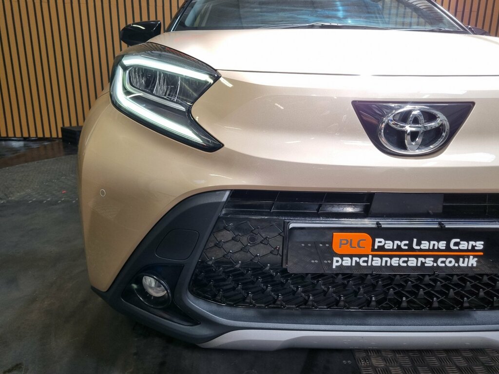 Toyota Aygo X 1.0 Vvt-i Exclusive Hatchback - NC23XXL Beige #6