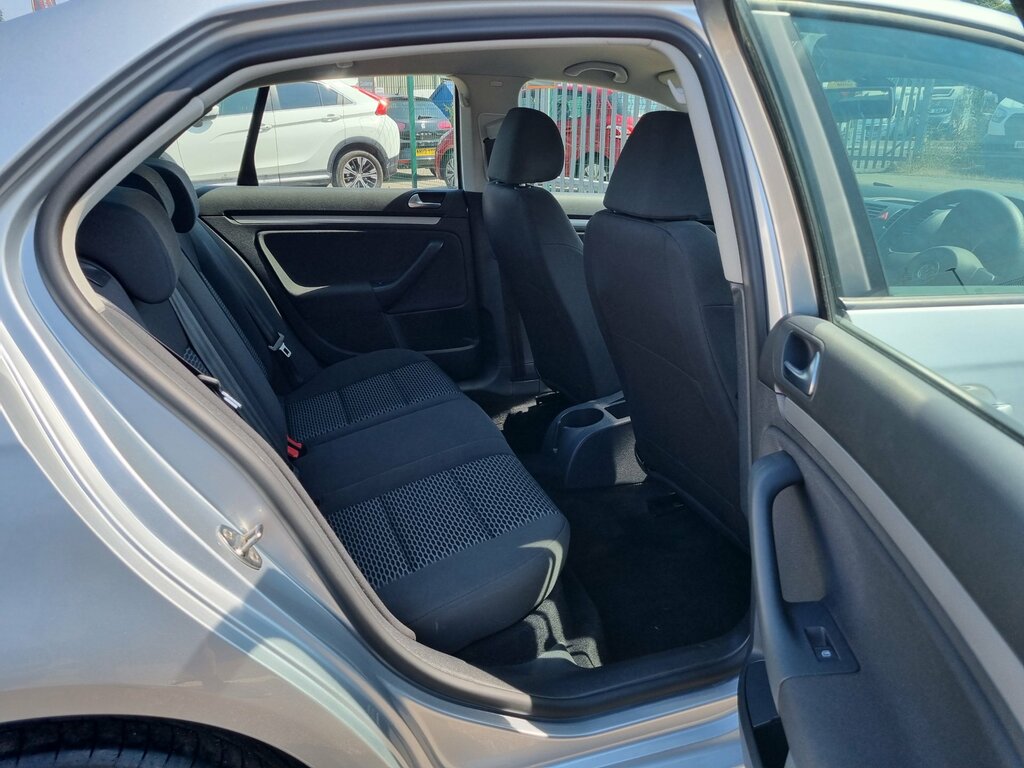 Volkswagen Jetta Se Silver #12