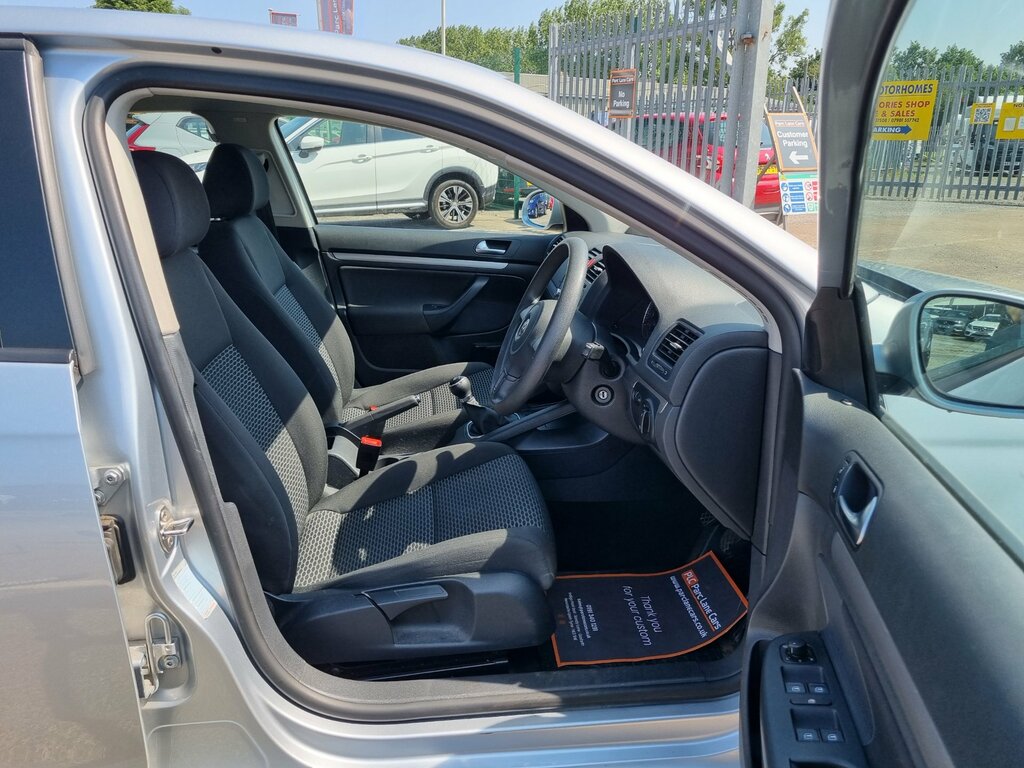Volkswagen Jetta Se Silver #7