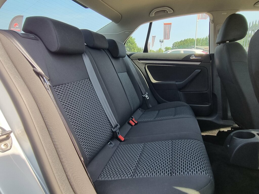 Volkswagen Jetta Se Silver #13