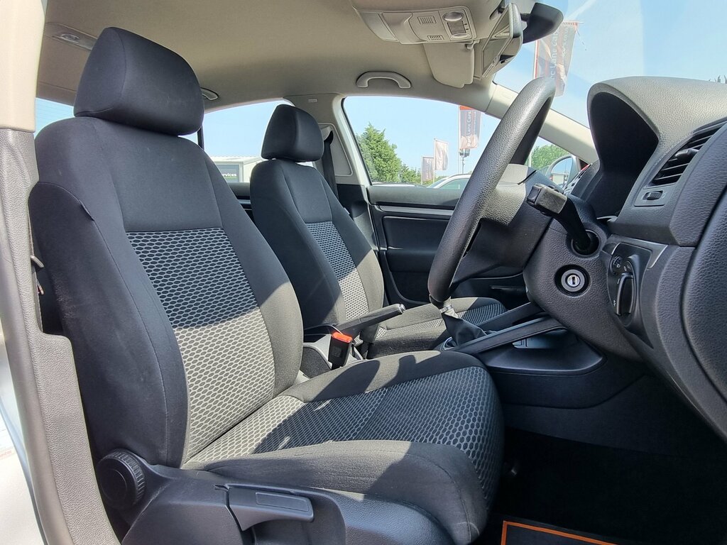 Volkswagen Jetta Se Silver #10
