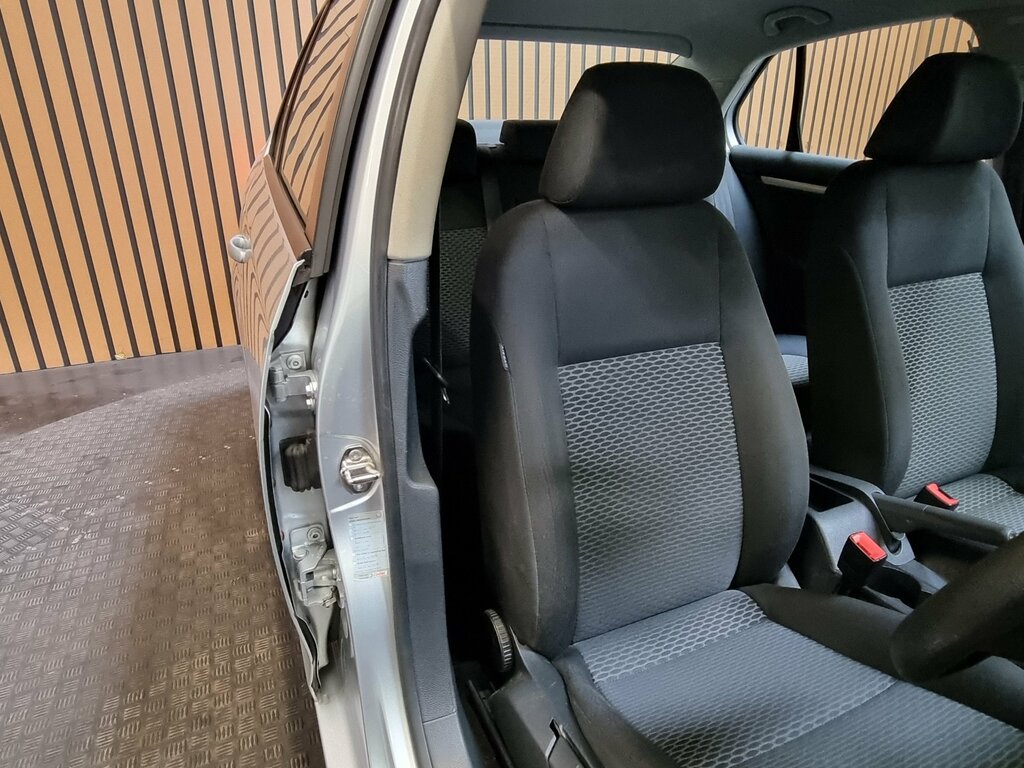 Volkswagen Jetta 1.4 S Tsi Silver #29