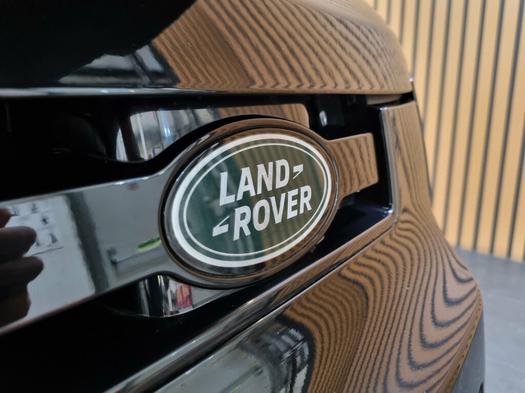 Land Rover Defender 5.0 V8 Lwb - Only 5000 Miles - Black #5