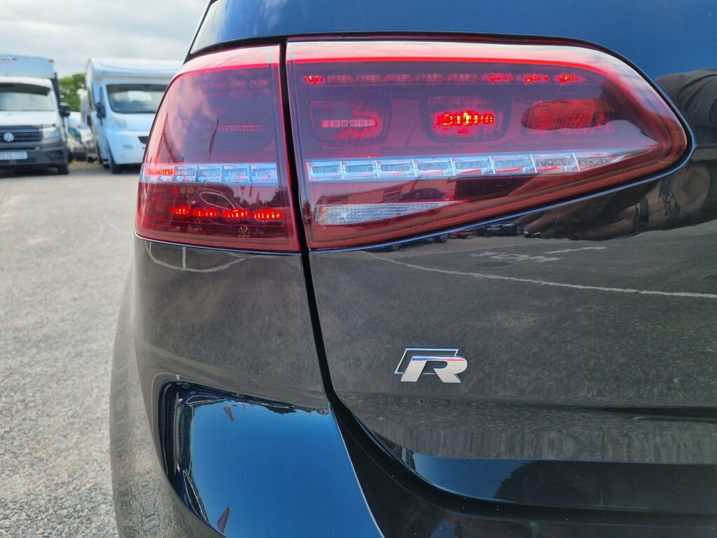Volkswagen Golf 1.6 Se Tdi Bluemotion Technology 109 Bhp Blue #10