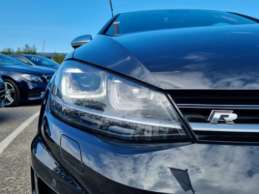 Volkswagen Golf 1.6 Se Tdi Bluemotion Technology 109 Bhp Blue #3