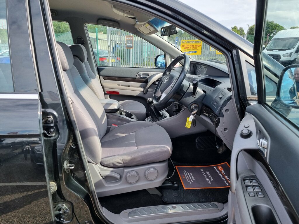 SsangYong Turismo Ex Silver #8