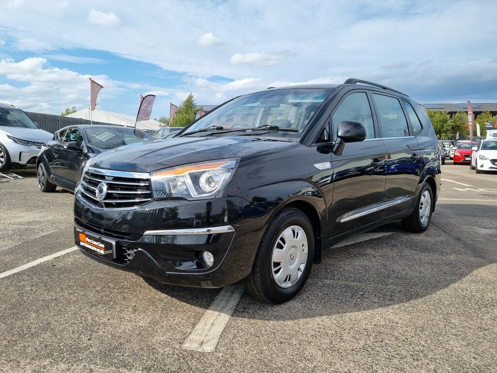 SsangYong Turismo Ex Silver #2