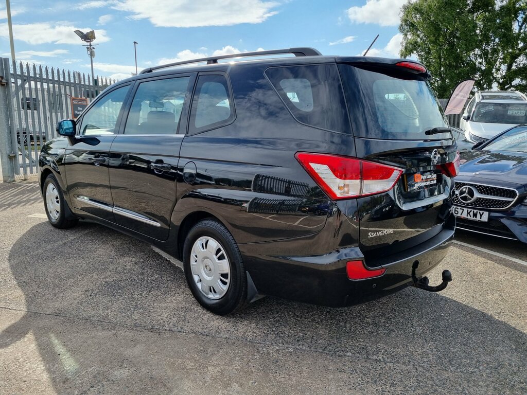 SsangYong Turismo Ex Silver #3