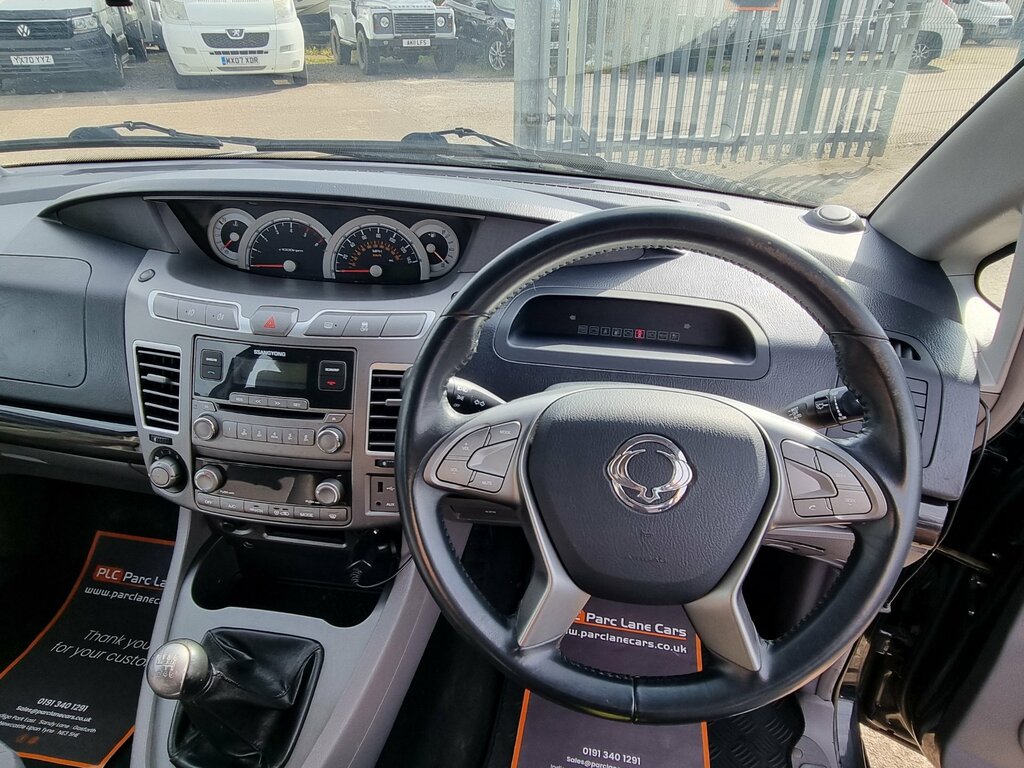 SsangYong Turismo Ex Silver #10