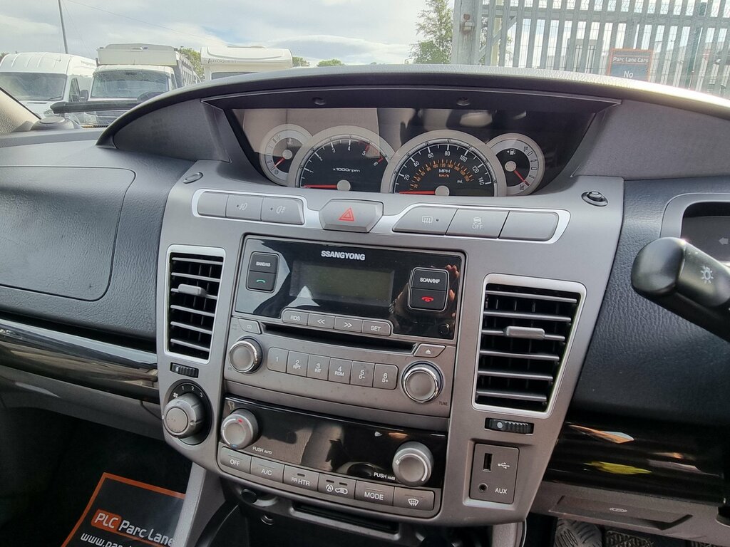 SsangYong Turismo Ex Silver #11
