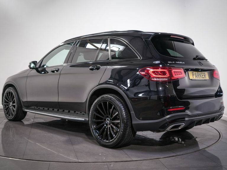 Mercedes-Benz GLC Class Glc 300D 4Matic Amg Line Premium Pls 9G-tronic Black #4