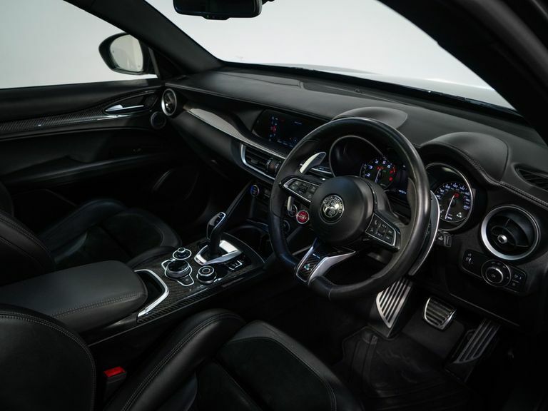 Alfa Romeo Stelvio Suv White #15