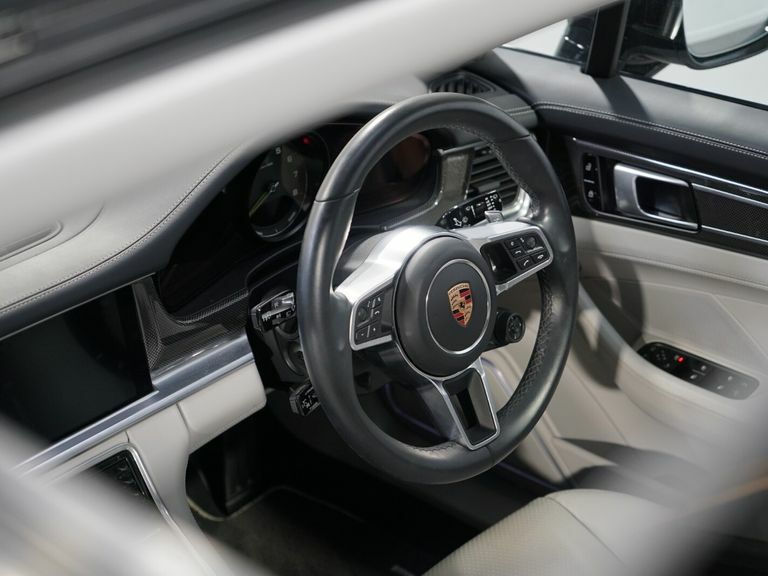 Porsche Panamera Hatchback White #31