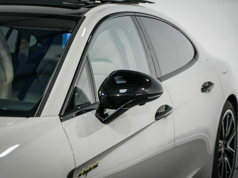 Porsche Panamera Hatchback White #10