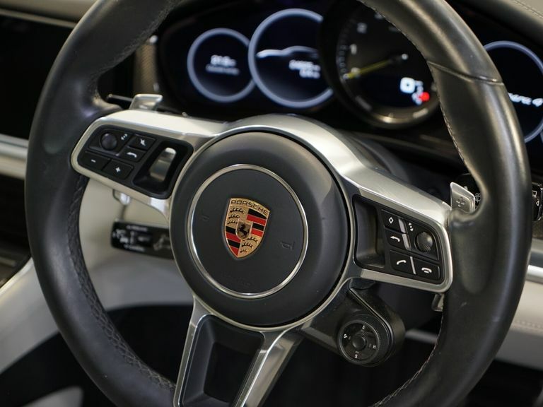 Porsche Panamera Hatchback White #24