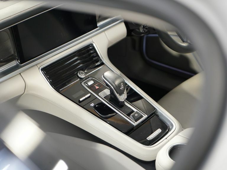 Porsche Panamera Hatchback White #34