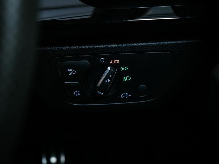 Audi Q5 2L S Line Black #38