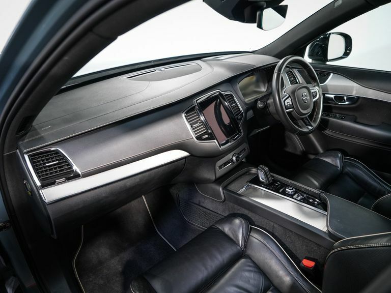 Volvo XC90 B5 Awd Momentum Grey #22