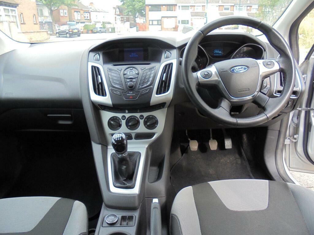 Ford Focus 1.6 Zetec Euro 5 GJ62WMU Silver #5