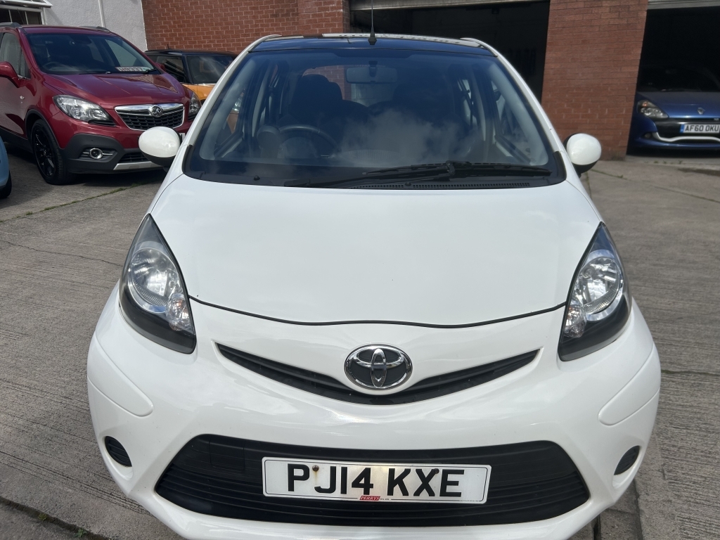 Toyota Aygo 1.0 Vvt-i Move White #2