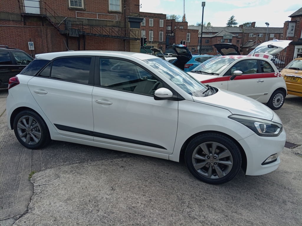 Hyundai I20 1.2 Mpi Premium White #3