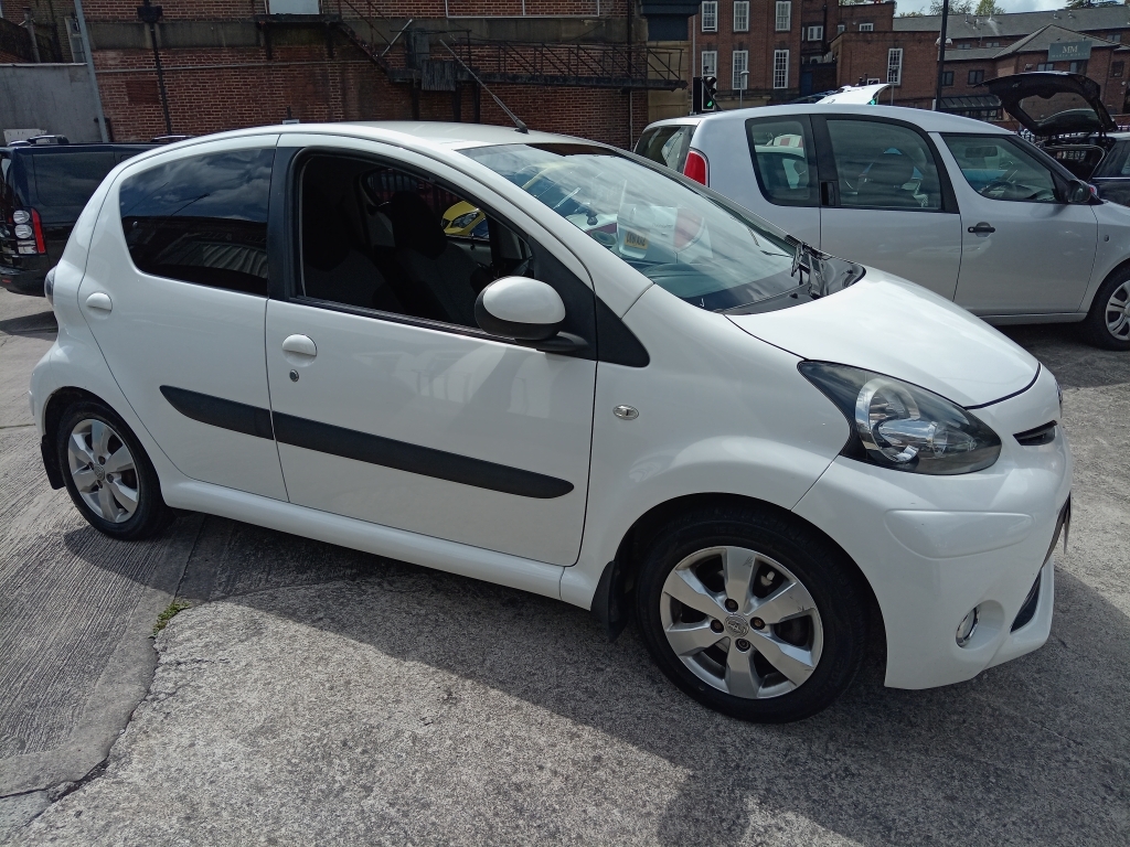 Toyota Aygo 1.0 Vvt-i Fire White #3