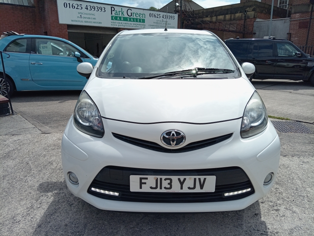 Toyota Aygo 1.0 Vvt-i Fire White #2