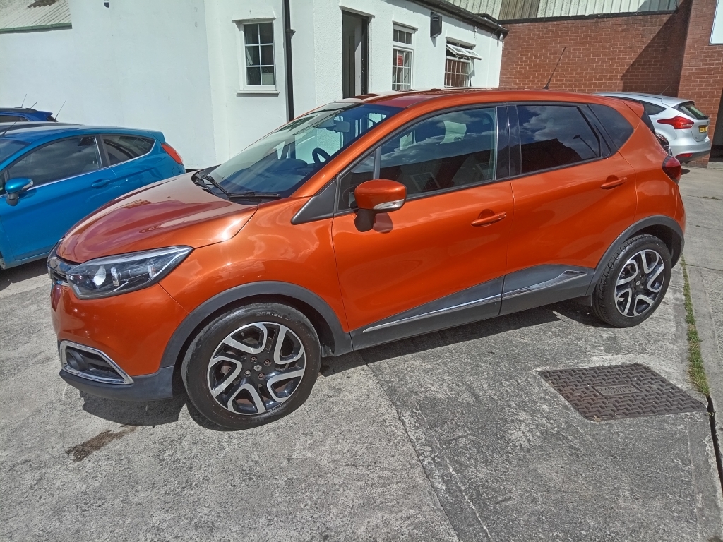 Renault Captur 1.5 Dynamique S Orange #4