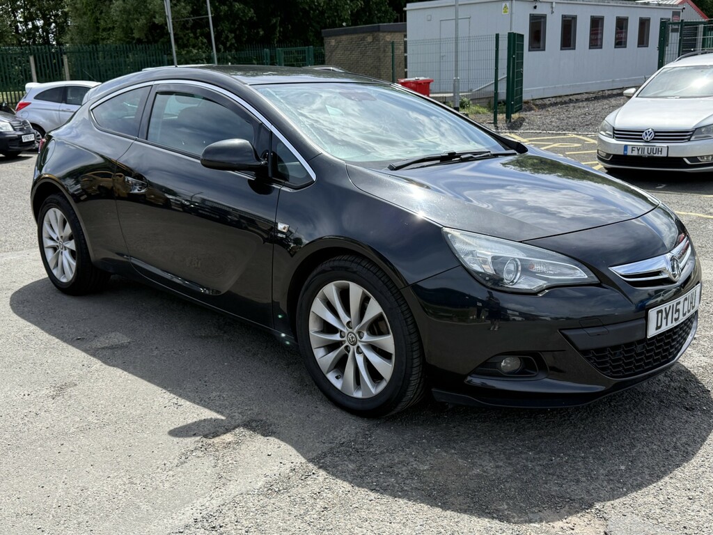 Vauxhall Astra GTC 2.0 Cdti Sri Black #2