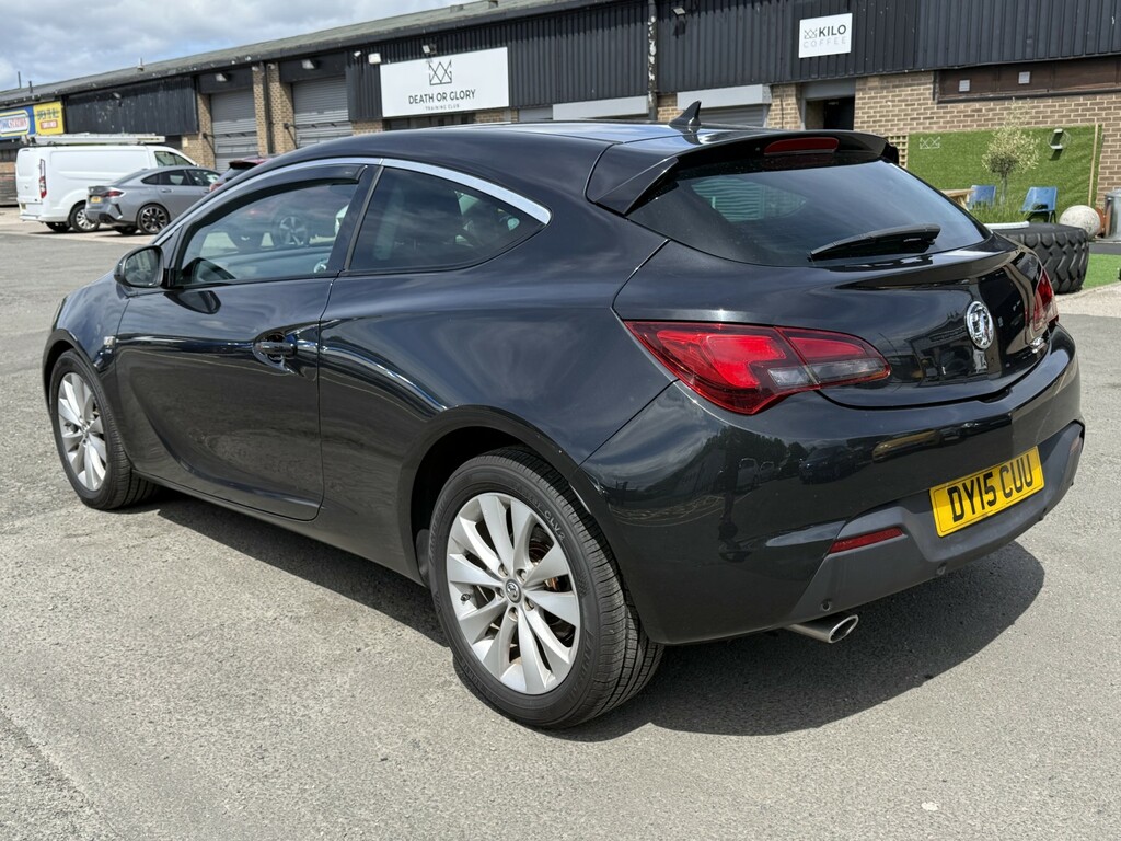 Vauxhall Astra GTC 2.0 Cdti Sri Black #4