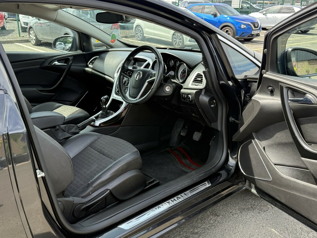 Vauxhall Astra GTC 2.0 Cdti Sri Black #5