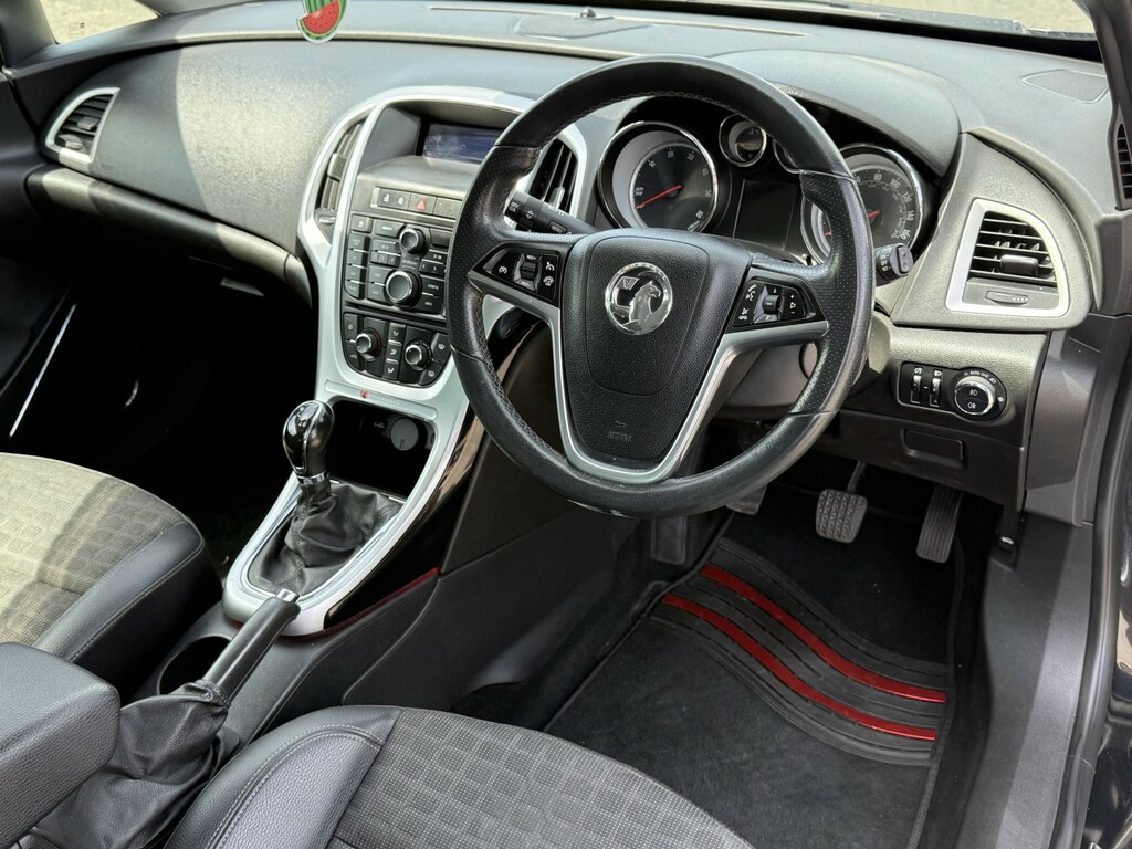 Vauxhall Astra GTC 2.0 Cdti Sri Black #6