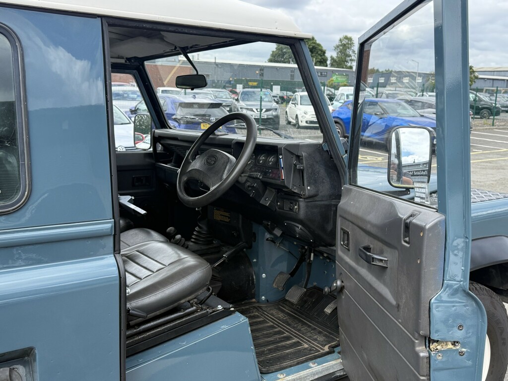 Land Rover 90  White #21
