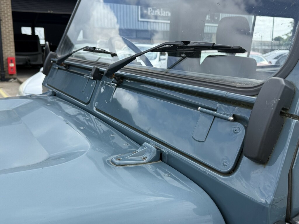 Land Rover 90  White #17