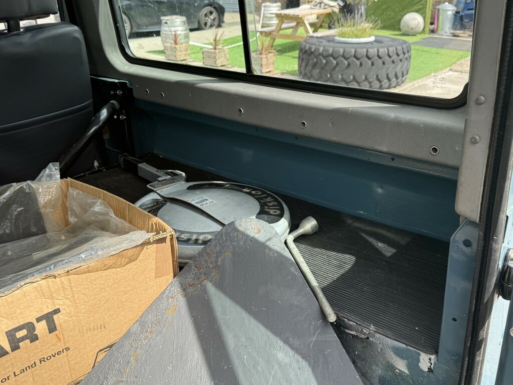 Land Rover 90  White #32