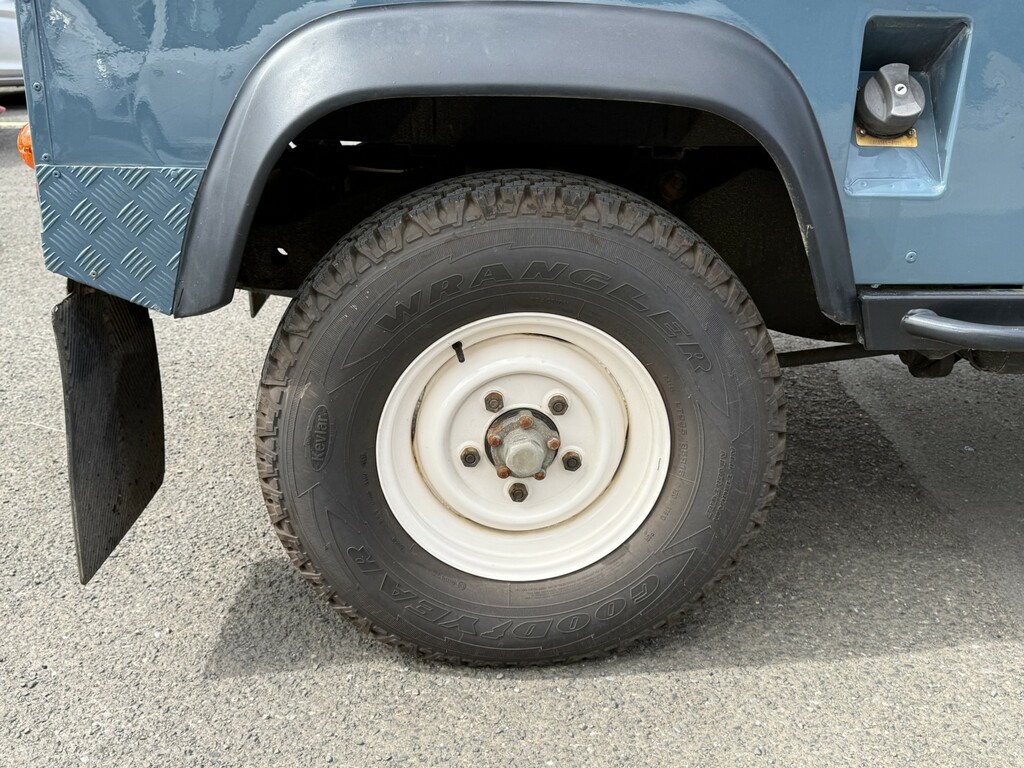 Land Rover 90  White #11