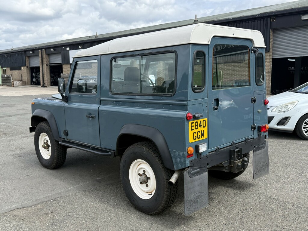 Land Rover 90  White #8