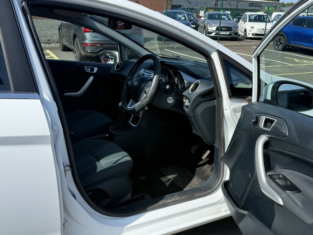 Ford Fiesta 1.3 Zetec White #5