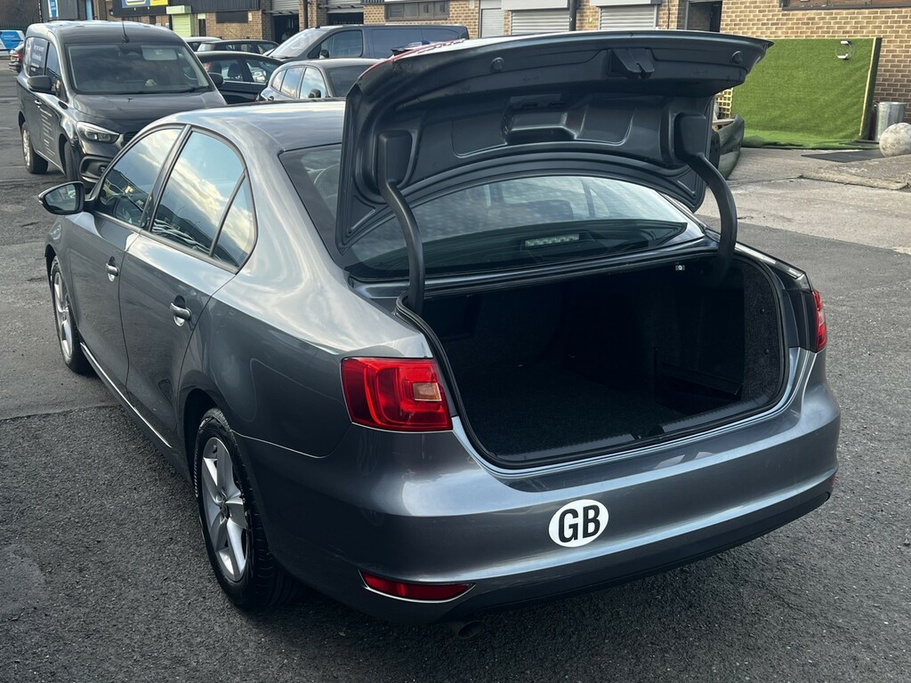 Volkswagen Jetta 1.6 Tdi Bluemotion Tech Limited Edition Saloon Grey #13