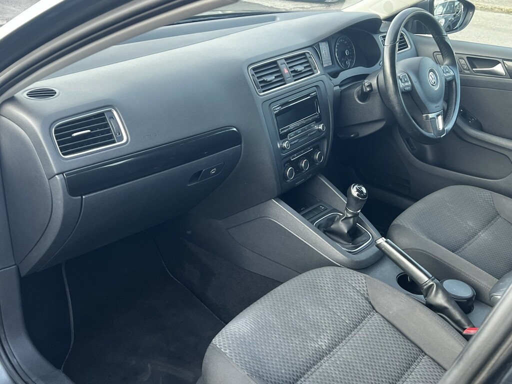 Volkswagen Jetta 1.6 Tdi Bluemotion Tech Limited Edition Saloon Grey #9