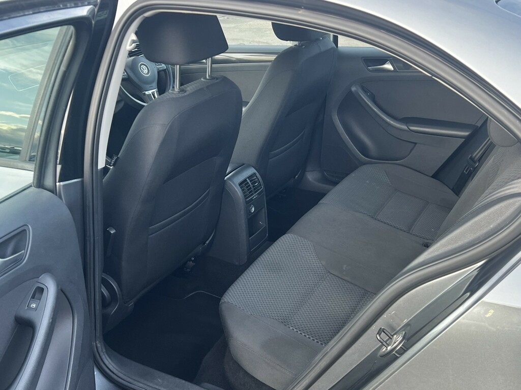 Volkswagen Jetta 1.6 Tdi Bluemotion Tech Limited Edition Saloon Grey #11
