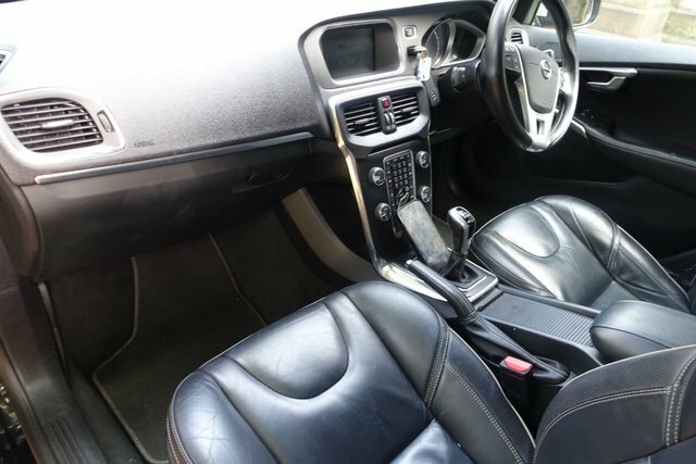 Volvo V40 2.0 T3 R-design Pro Hatchback Eu Black #4
