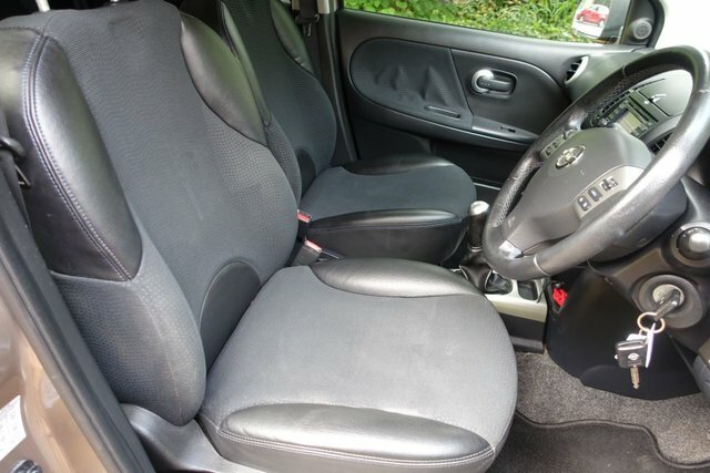 Nissan Note 1.4 16V N-tec Hatchback Euro 5 Beige #3