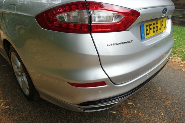 Ford Mondeo 2L Titanium Blue #15