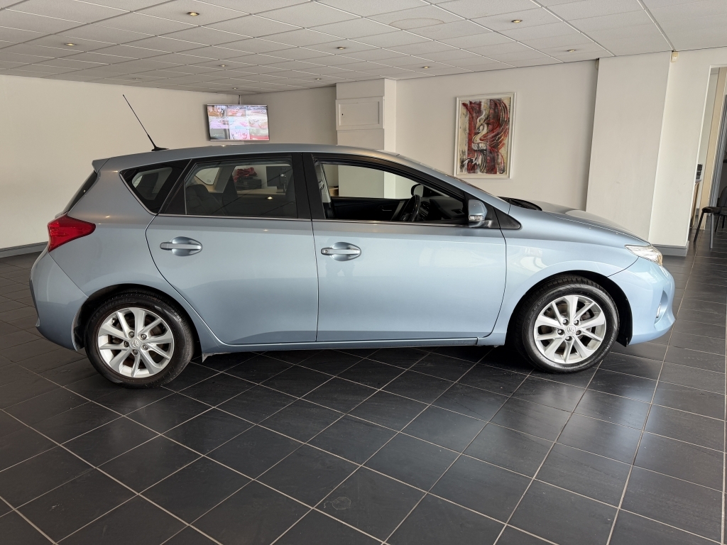Toyota Auris 1.6 V-matic Icon Euro 5 Grey #8