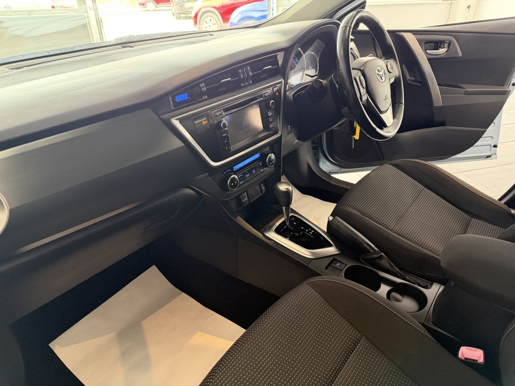 Toyota Auris 1.6 V-matic Icon Euro 5 Grey #11