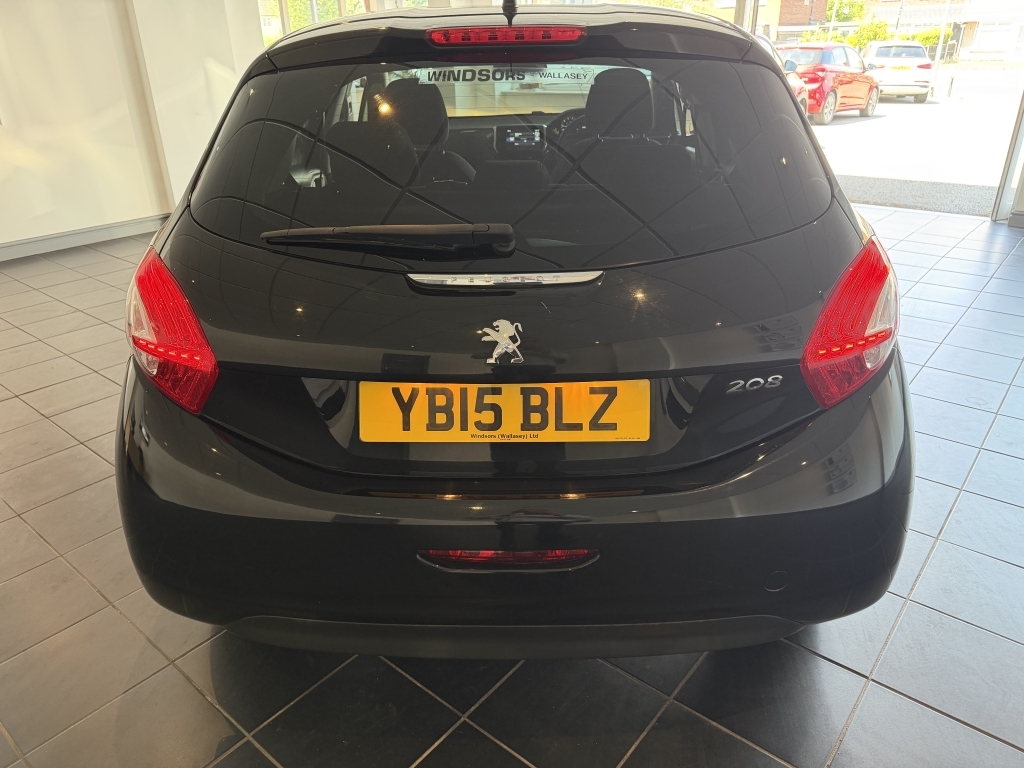 Peugeot 208 1.2 Allure Black #6