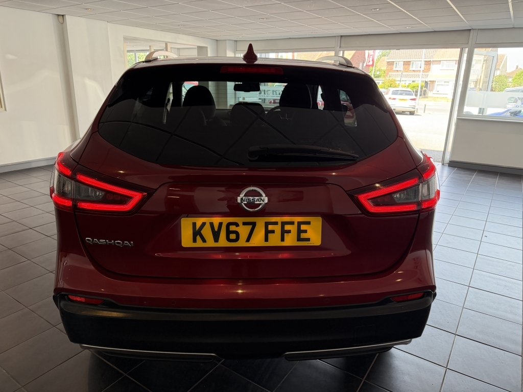 Nissan Qashqai 1.5 N-connecta Dci KV67FFE Red #6