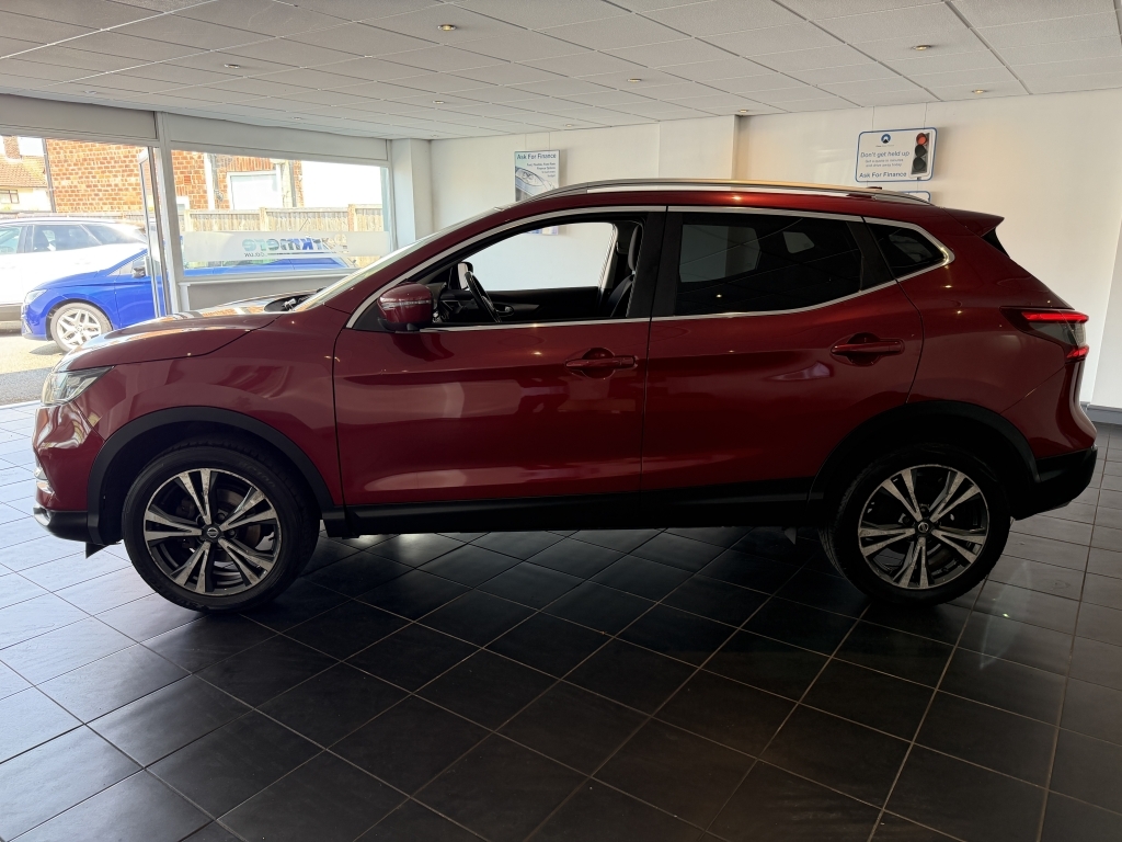 Nissan Qashqai 1.5 N-connecta Dci KV67FFE Red #4