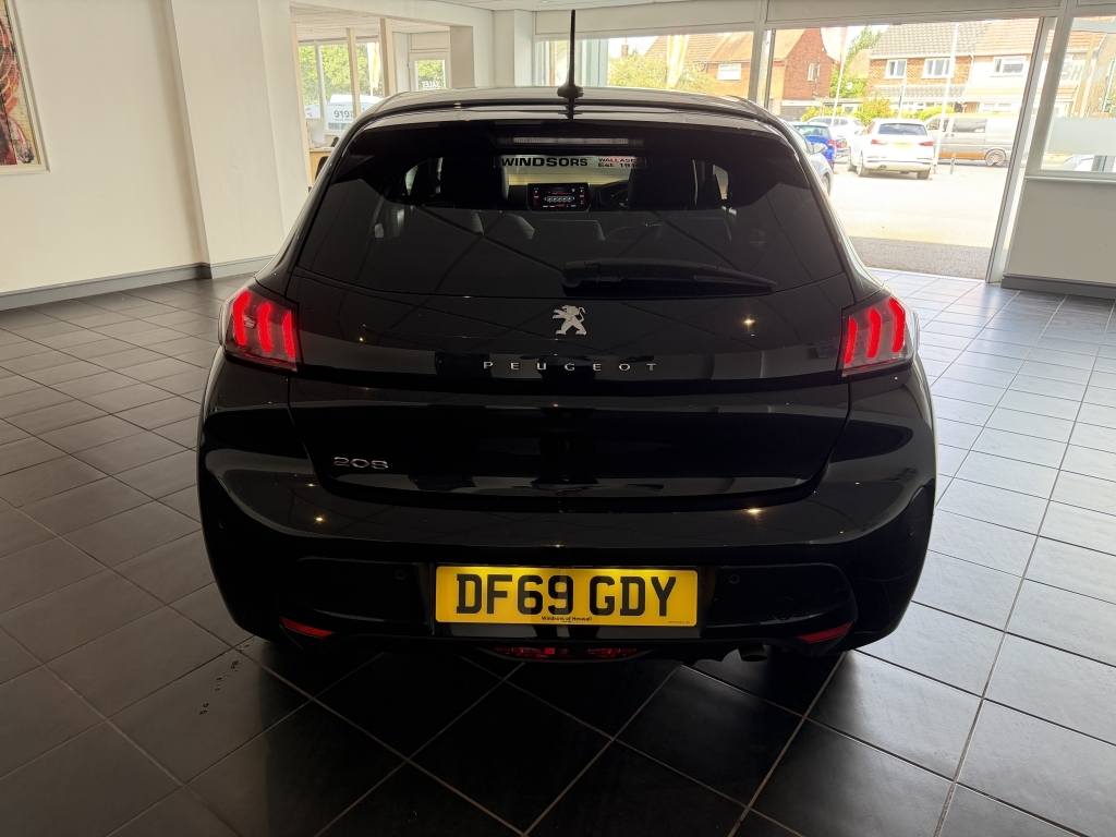 Peugeot 208 1.2 Puretech Allure Black #6